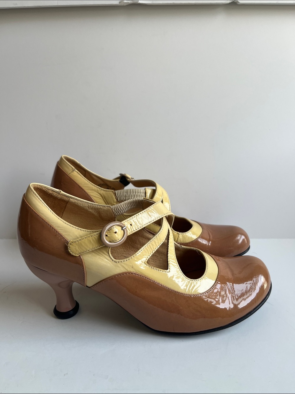 John Fluevog Heels Size 8 - Picture 3 of 9